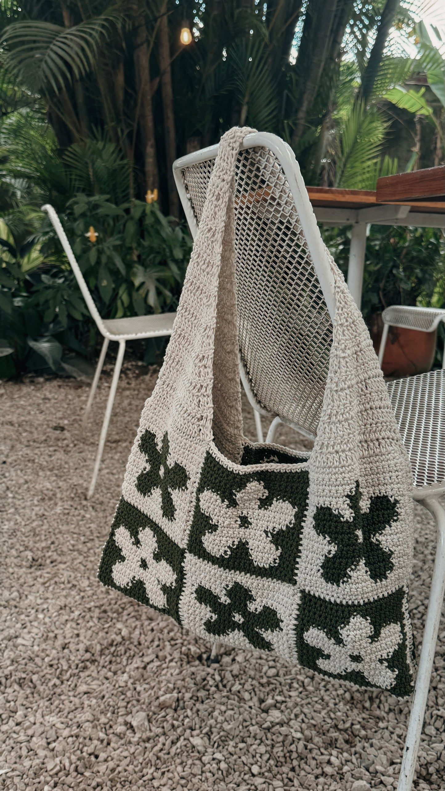 Clavel crochet bag